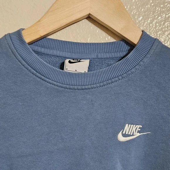 Nike Women's Blue Cropped Crewneck Sweatshirt - Picture 3 of 8